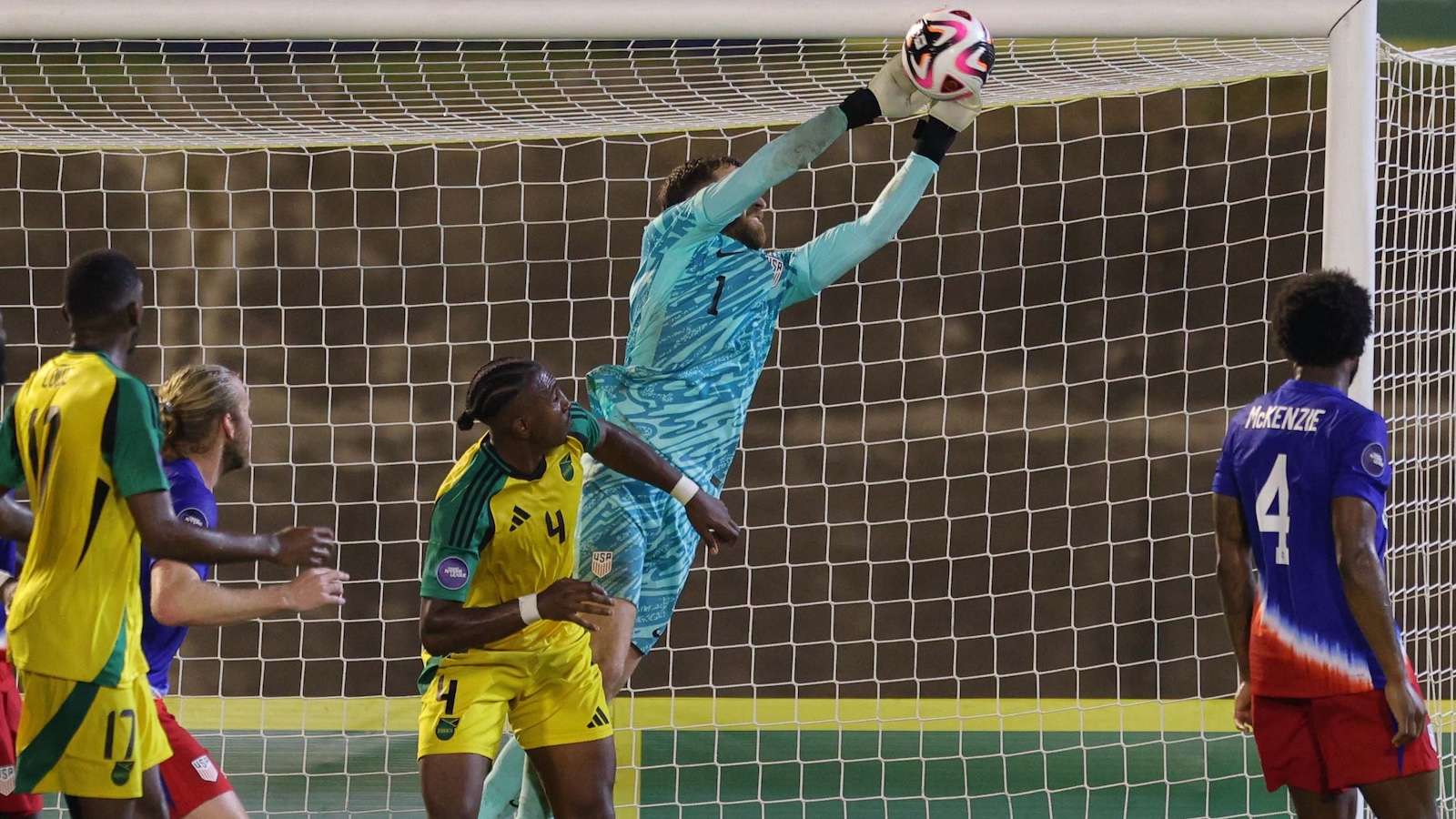 用凌厲的速 用凌厲的速