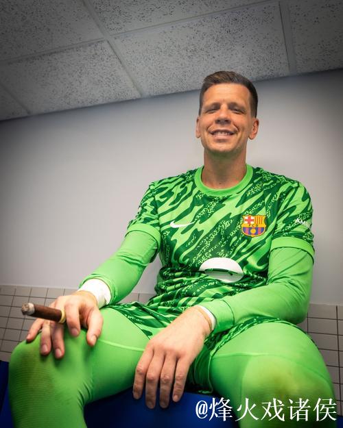 什琴斯尼自曝更衣室抽烟,顺便安慰了巴萨小将 什琴斯尼自曝更衣室抽烟,顺便安慰了巴萨小将