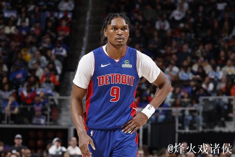 练练罚球！奥萨尔全场6中3、罚球7中1得到7分6篮板2失误